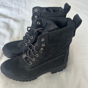 Black timberland boots